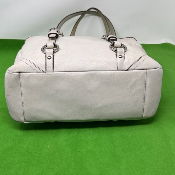 Coach F12343 Ivory and Gold Leather Bag - Picture 8 of 16